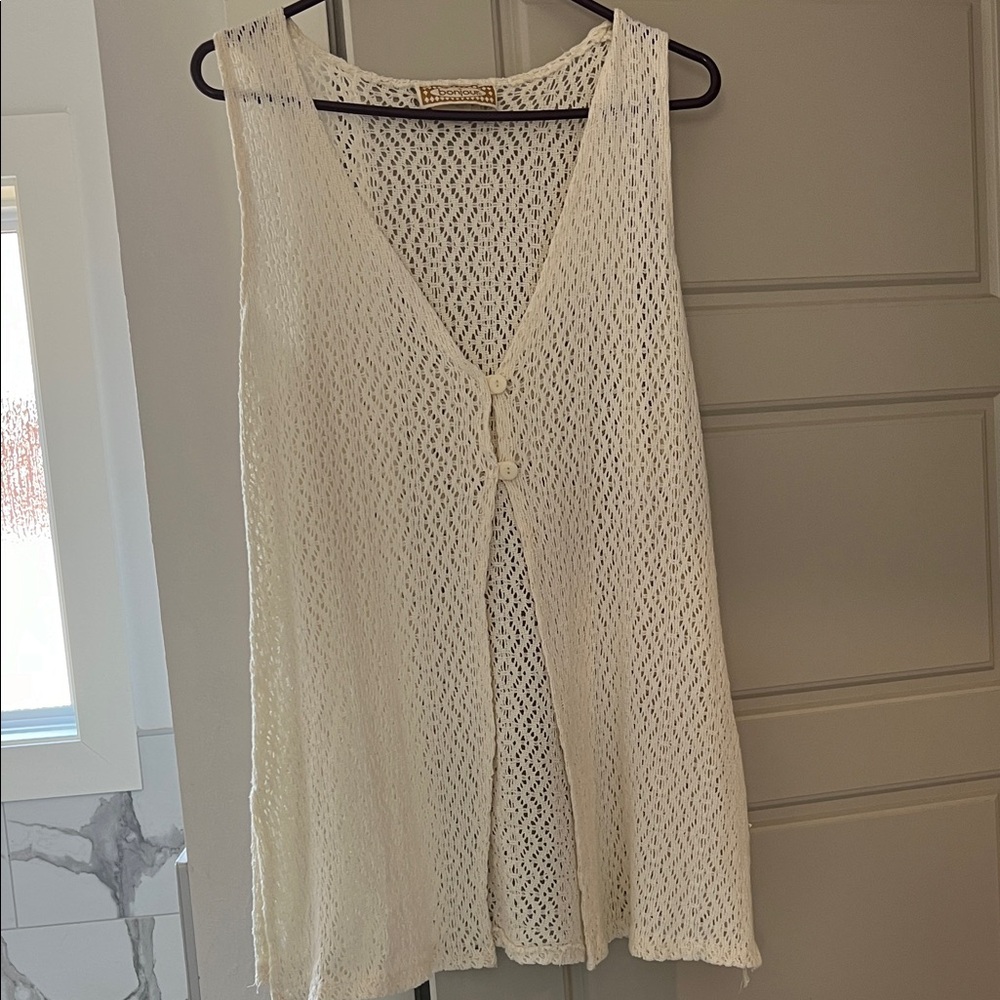 Elegant Cream Knit Sleeveless Top